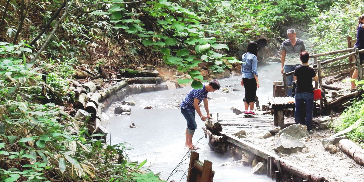 ♨️ 오유누마가와 천연 족욕탕(오유누마가와 텐넨 아시유)